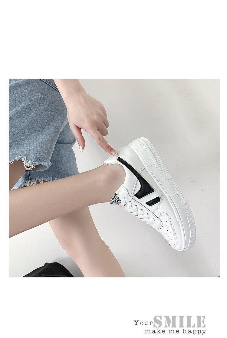 Women's Casual Breathable Flat Sneakers