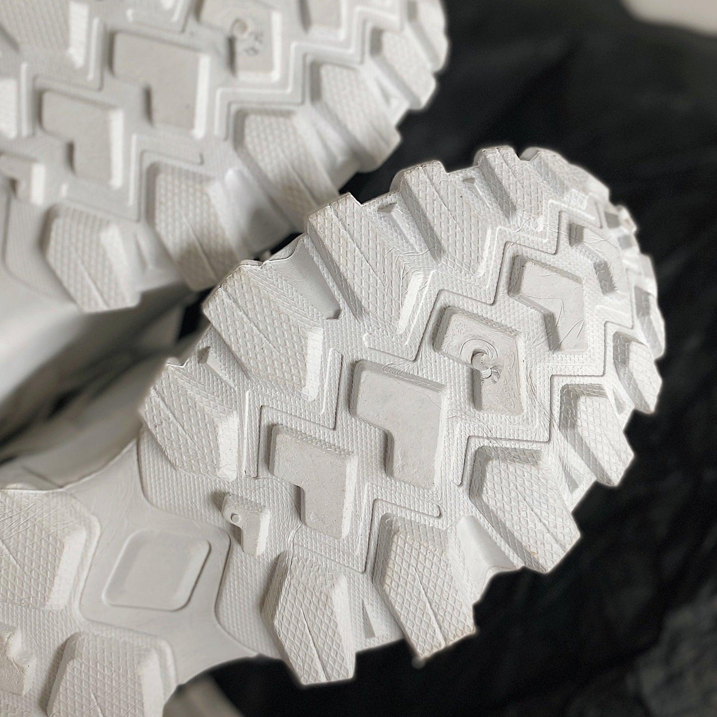 Luxury Men's Fashion Sneakers – Breathable Athletic Casual Shoes