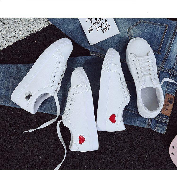 Women's PU Leather Heart Flat Sneakers