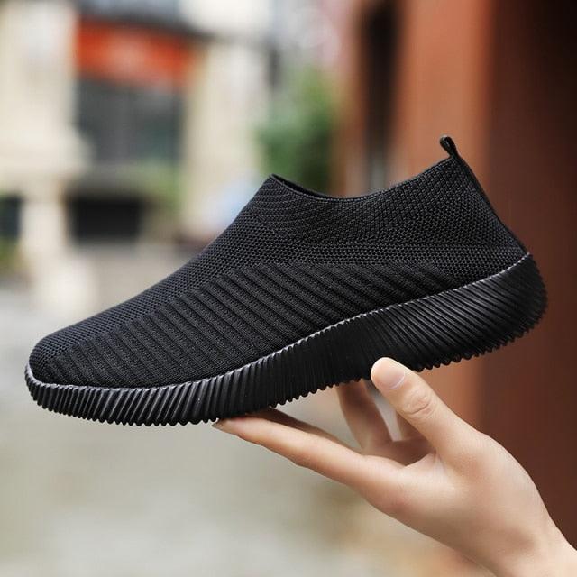 Women's PU Leather Heart Flat Sneakers