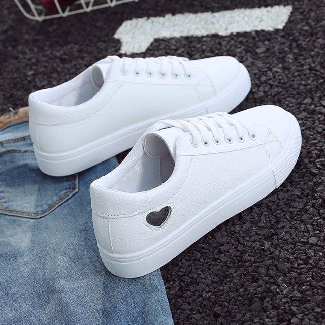 Women's PU Leather Heart Flat Sneakers
