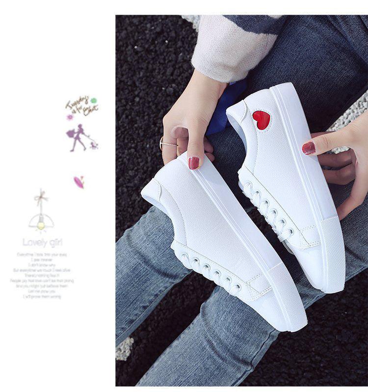 Women's PU Leather Heart Flat Sneakers