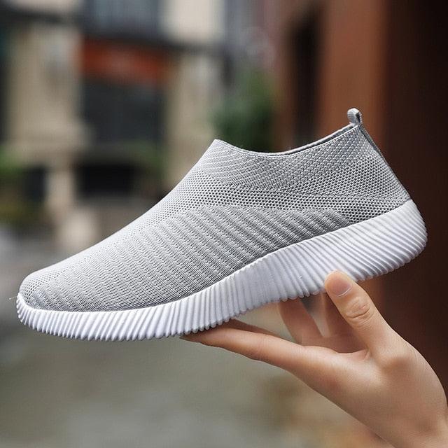 Women's PU Leather Heart Flat Sneakers